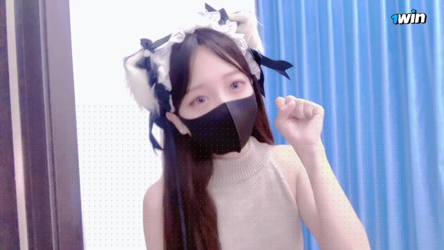 【aiwanxiongxiong】熊熊自慰篇，水晶棒插入的那一刻真的太爽了，各种视角可以清晰看见在小穴里一进一出，好色色！&lpar;预览）